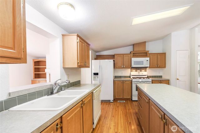 824 Cherub Place East, Port Orchard, WA 98366