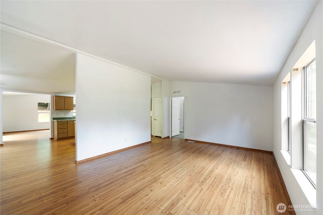 824 Cherub Place East, Port Orchard, WA 98366