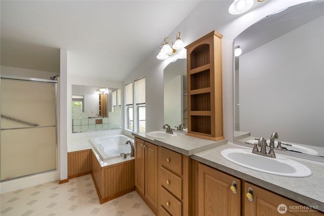 824 Cherub Place East, Port Orchard, WA 98366