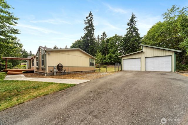 824 Cherub Place East, Port Orchard, WA 98366
