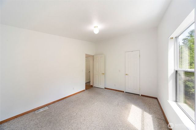 824 Cherub Place East, Port Orchard, WA 98366