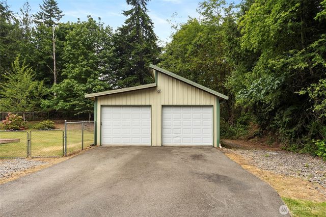 824 Cherub Place East, Port Orchard, WA 98366