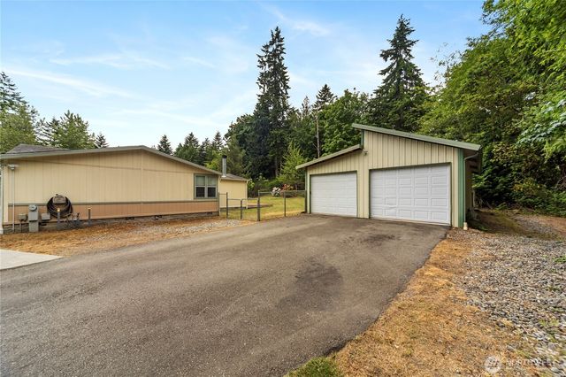 824 Cherub Place East, Port Orchard, WA 98366