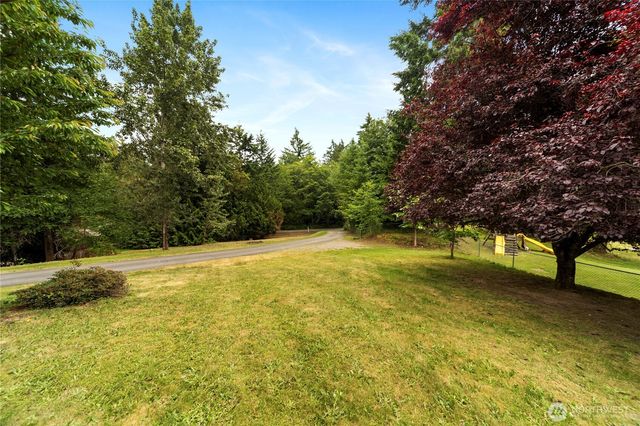 824 Cherub Place East, Port Orchard, WA 98366