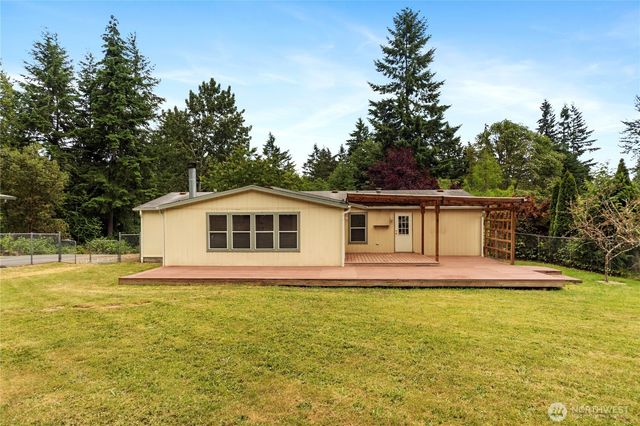824 Cherub Place East, Port Orchard, WA 98366
