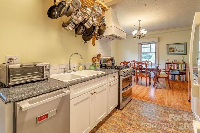 133 Westwood Place, Asheville, NC 28806