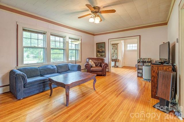 133 Westwood Place, Asheville, NC 28806