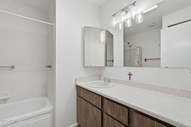 26402 S LAKEMONT Drive, Sun Lakes, AZ 85248