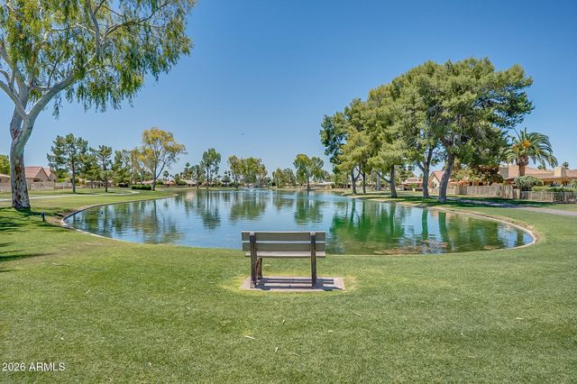 26402 S LAKEMONT Drive, Sun Lakes, AZ 85248