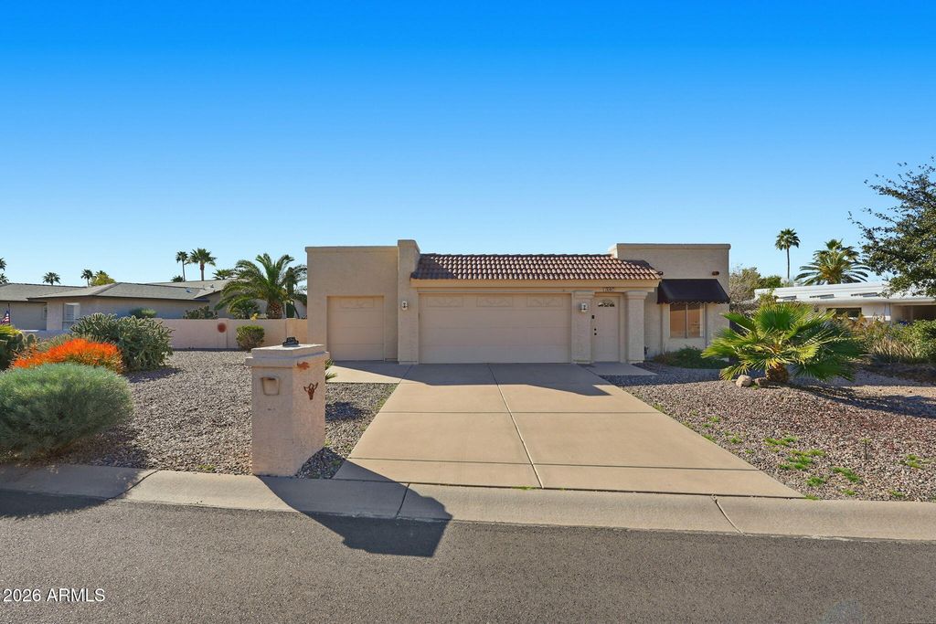 26402 S LAKEMONT Drive, Sun Lakes, AZ 85248