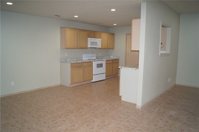 67 W Dakota Trail, Farmington, AR 72730