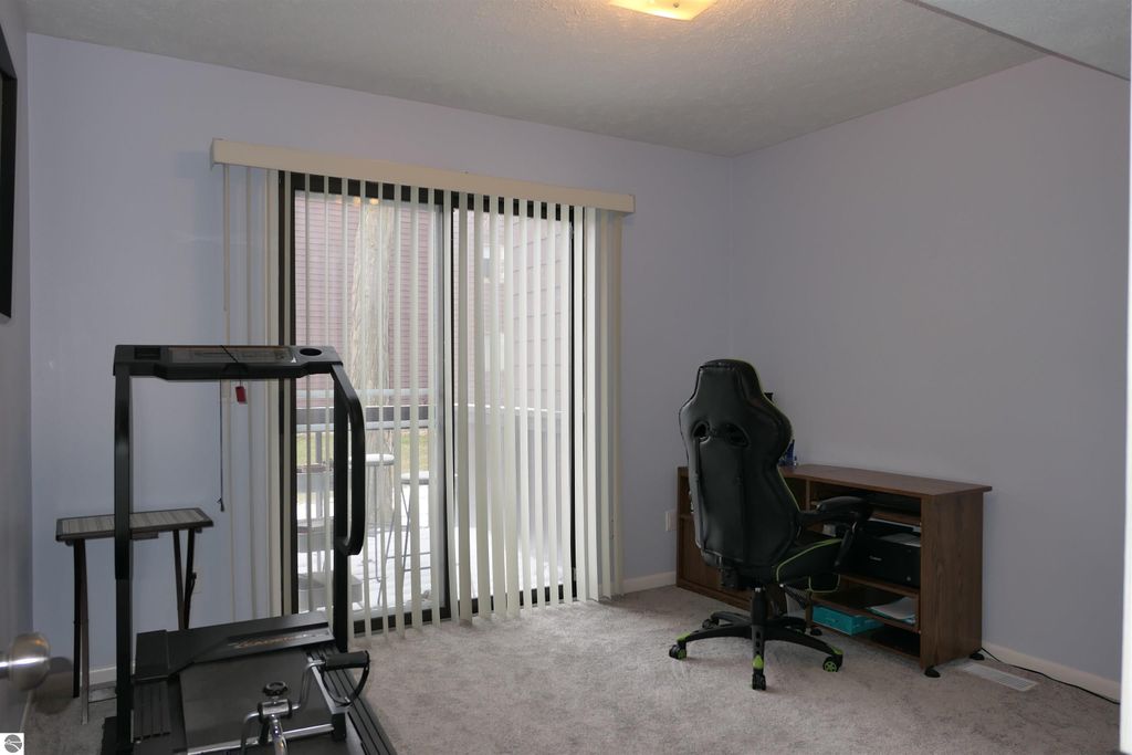 Image 11 of property listing at 205 E Jolly Road # 6, Lansing, MI 48910