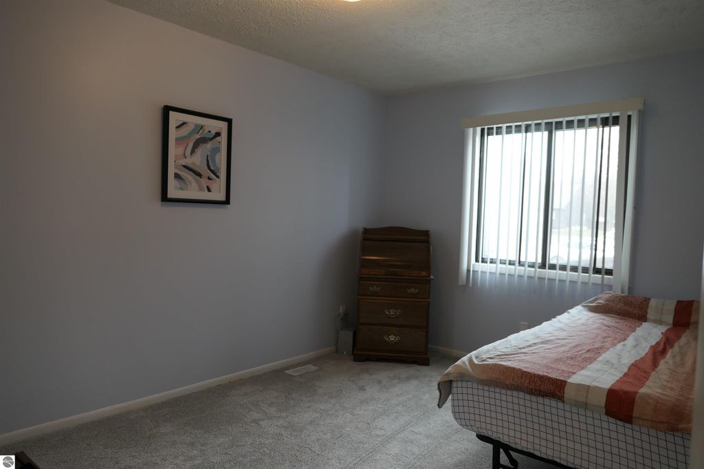 Image 12 of property listing at 205 E Jolly Road # 6, Lansing, MI 48910