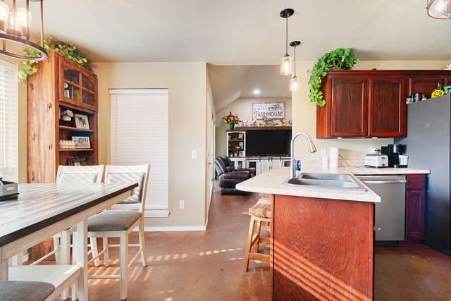 1890 County Road 34520, Sumner, TX 75486