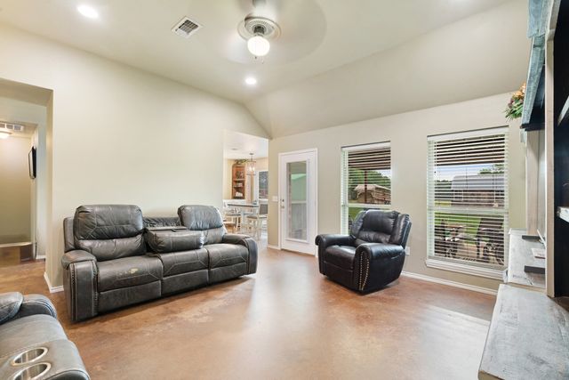 1890 County Road 34520, Sumner, TX 75486