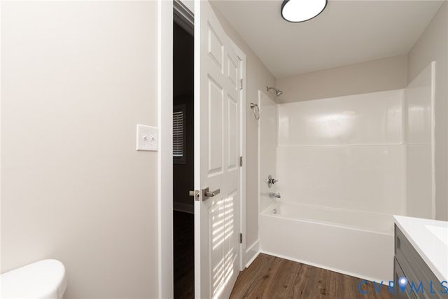 9800 Golf Course Dr, Disputanta, VA 23842