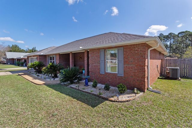 2348 Citrus Drive, Navarre, FL 32566