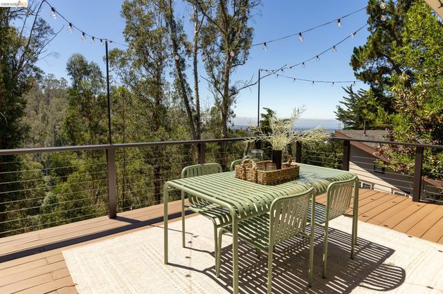 6824 Paso Robles Dr., Oakland, CA 94611