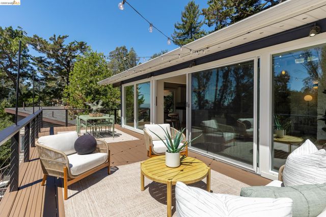 6824 Paso Robles Dr., Oakland, CA 94611