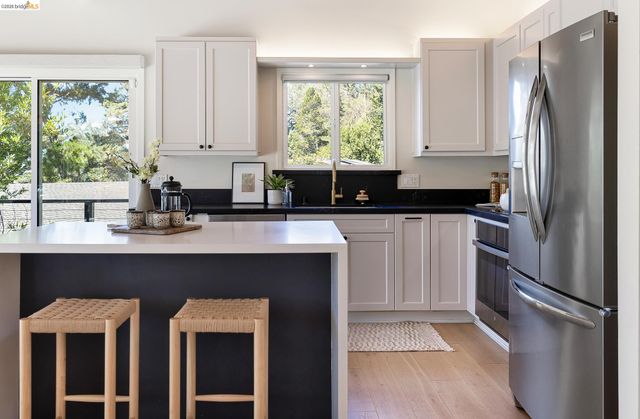 6824 Paso Robles Dr., Oakland, CA 94611