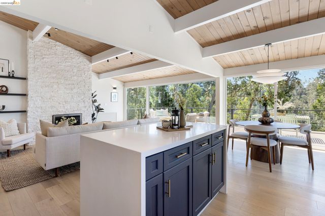 6824 Paso Robles Dr., Oakland, CA 94611