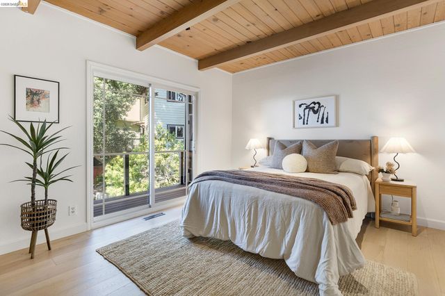 6824 Paso Robles Dr., Oakland, CA 94611