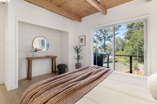 6824 Paso Robles Dr., Oakland, CA 94611