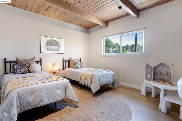 6824 Paso Robles Dr., Oakland, CA 94611