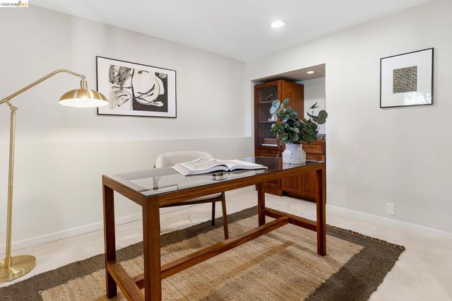 6824 Paso Robles Dr., Oakland, CA 94611