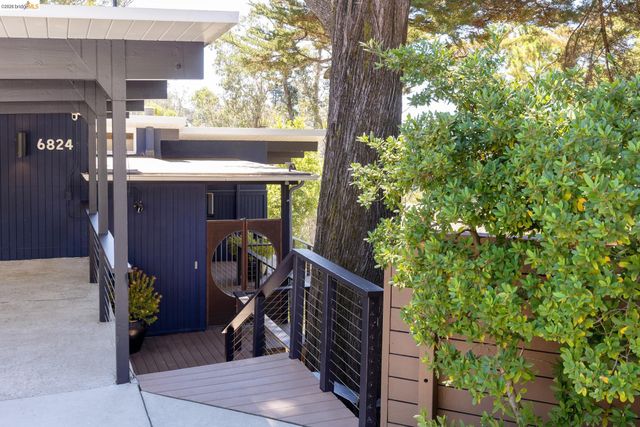 6824 Paso Robles Dr., Oakland, CA 94611