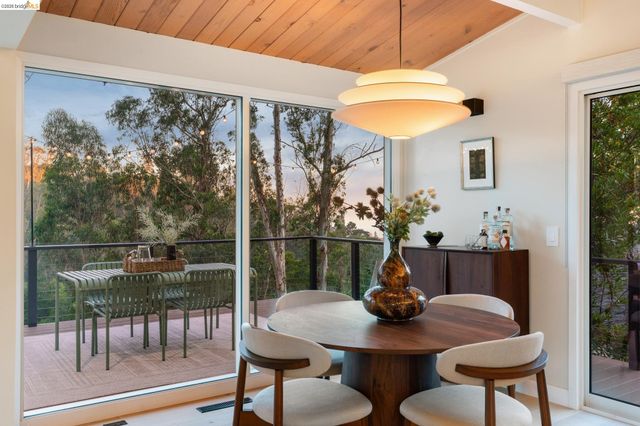 6824 Paso Robles Dr., Oakland, CA 94611