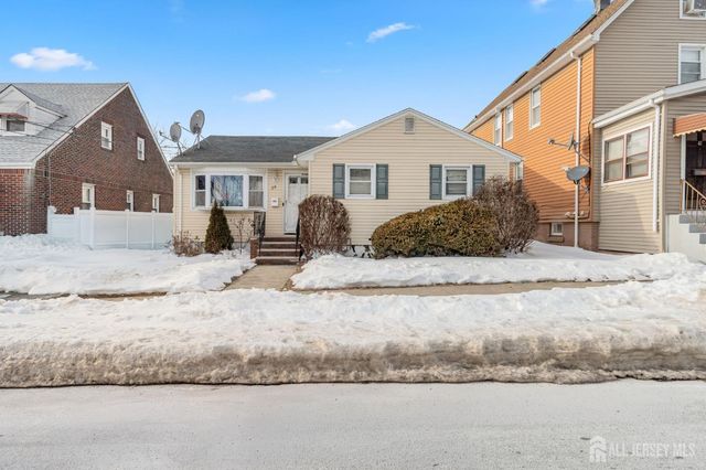 39 Leick Avenue, Carteret, NJ 07008