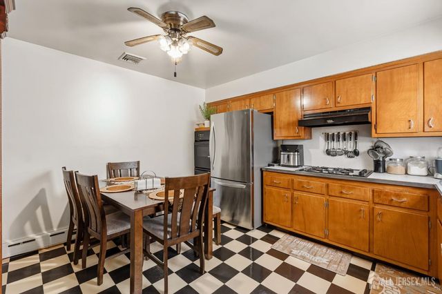 39 Leick Avenue, Carteret, NJ 07008