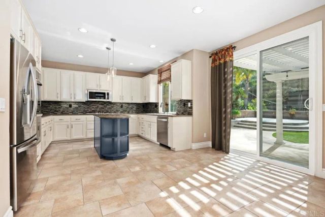 1122 Via Vera Cruz, San Marcos, CA 92078