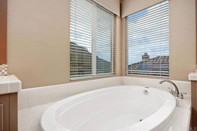 1122 Via Vera Cruz, San Marcos, CA 92078