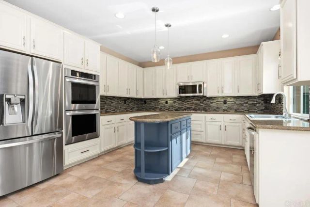 1122 Via Vera Cruz, San Marcos, CA 92078