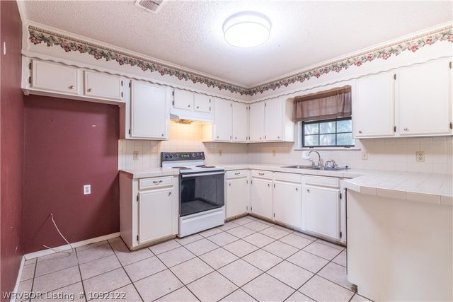 102 Cesar Street, Pocola, OK 74902