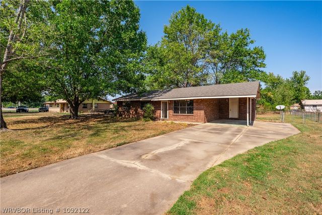 102 Cesar Street, Pocola, OK 74902