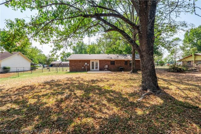 102 Cesar Street, Pocola, OK 74902