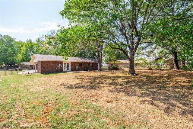 102 Cesar Street, Pocola, OK 74902