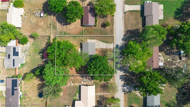 102 Cesar Street, Pocola, OK 74902