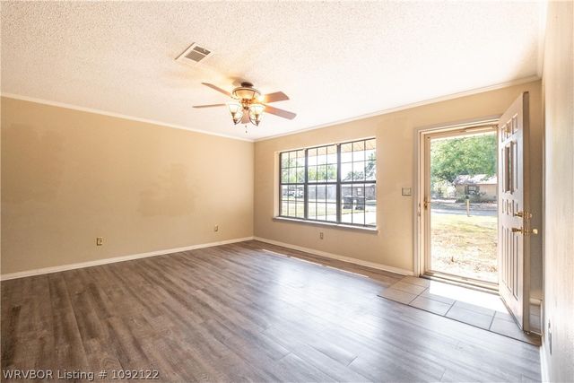 102 Cesar Street, Pocola, OK 74902