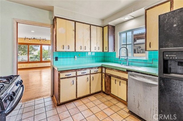 820 Law Street, San Diego, CA 92109