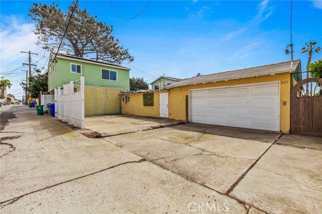 820 Law Street, San Diego, CA 92109