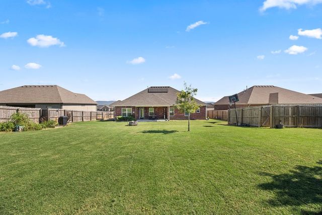 511 Captain Stockton Street, Prairie Grove, AR 72753