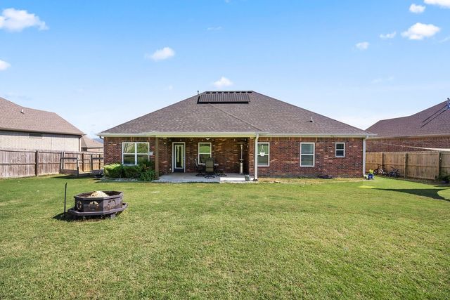 511 Captain Stockton Street, Prairie Grove, AR 72753