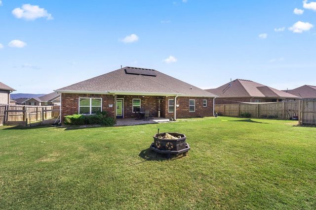 511 Captain Stockton Street, Prairie Grove, AR 72753
