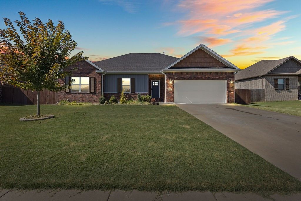 511 Captain Stockton Street, Prairie Grove, AR 72753