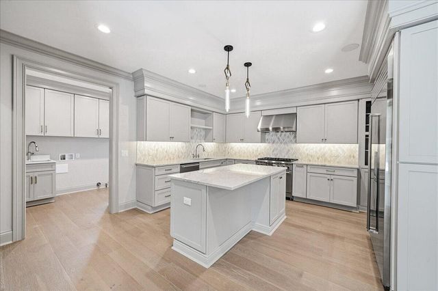 1130 Melbrook Drive, Munster, IN 46321