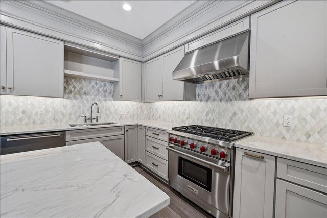 1130 Melbrook Drive, Munster, IN 46321